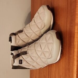 Teva short boots, tan/brown, size 7